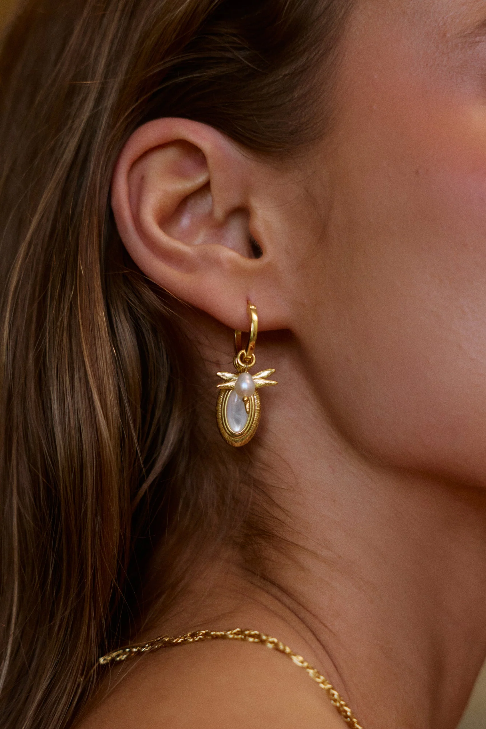 Sorella Earrings in Pearl - Image 2