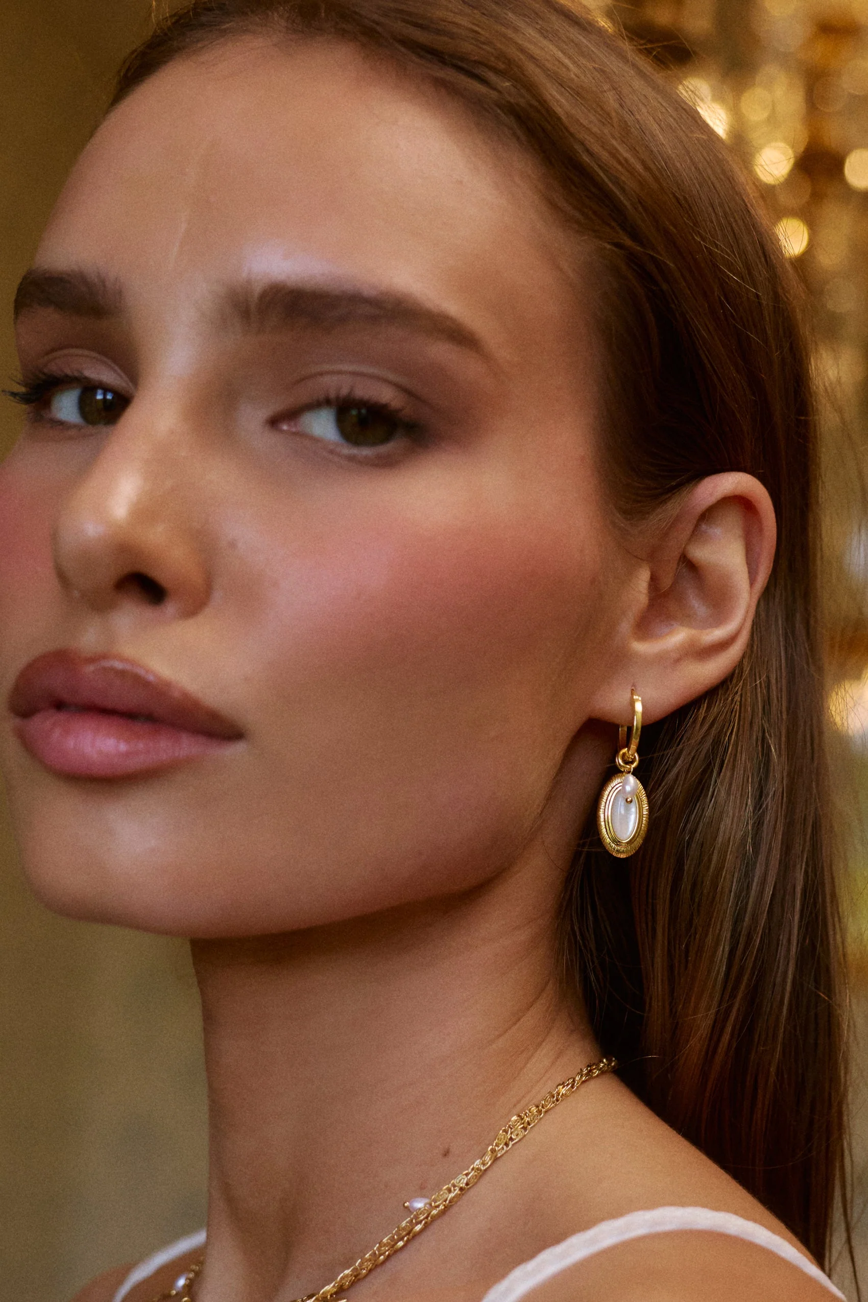 Sorella Earrings in Pearl - Image 8