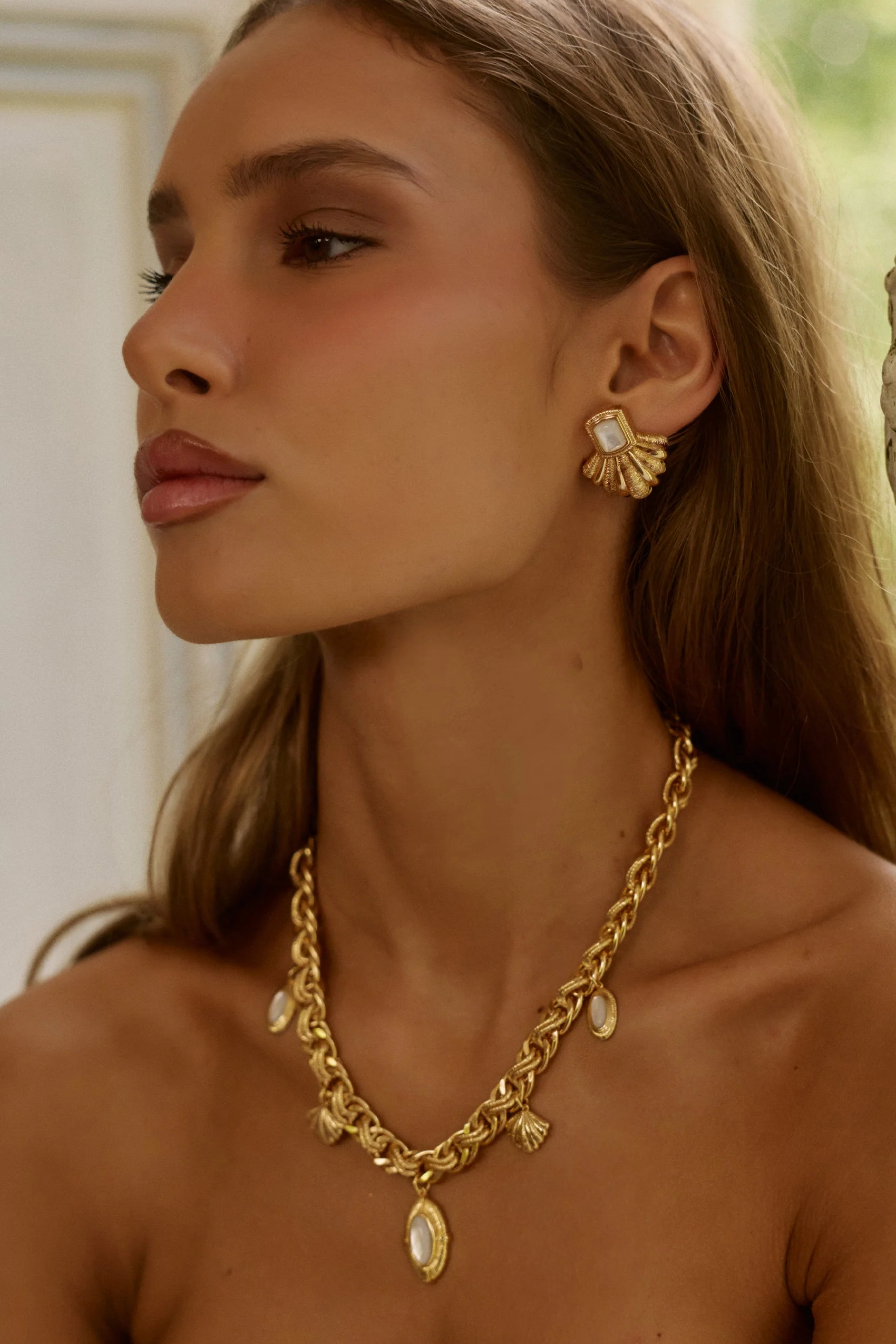Sorella Necklace in Pearl - Image 9
